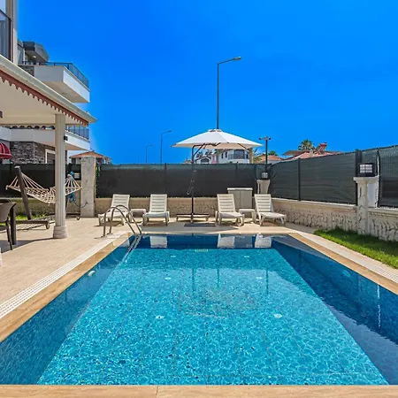 Near By The Land Of Legend's Private Pool Sun Vilă *
