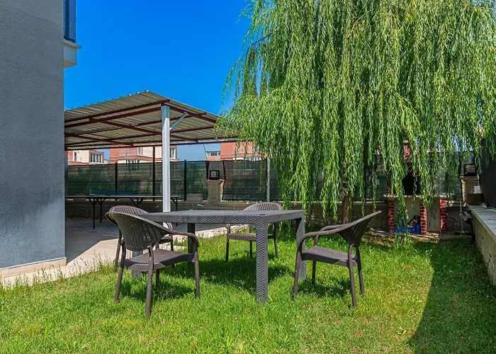 Vilă Near By The Land Of Legend's Private Pool Sun