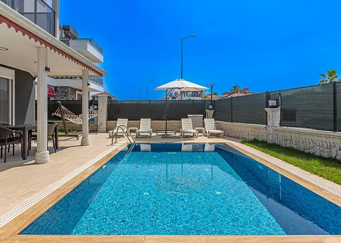 Near By The Land Of Legend's Private Pool Sun Vilă *
